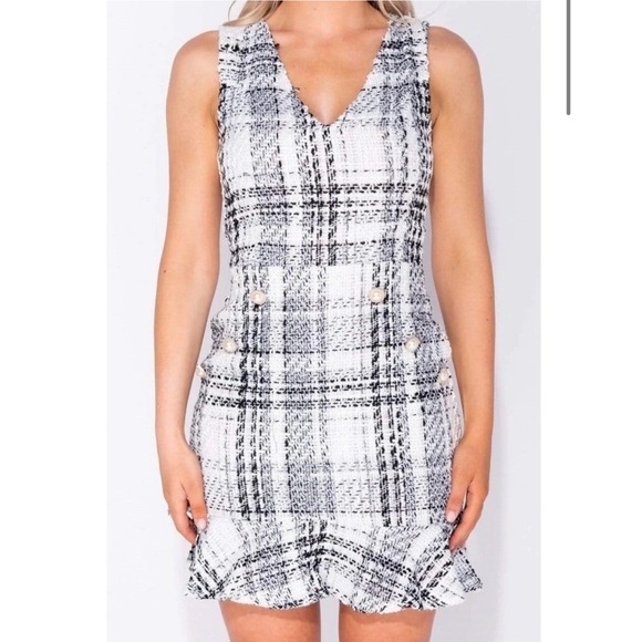 White and Black Tweed Mini Dress Vintage-Inspired Classy Look with Pearl Details - Picture 2 of 4